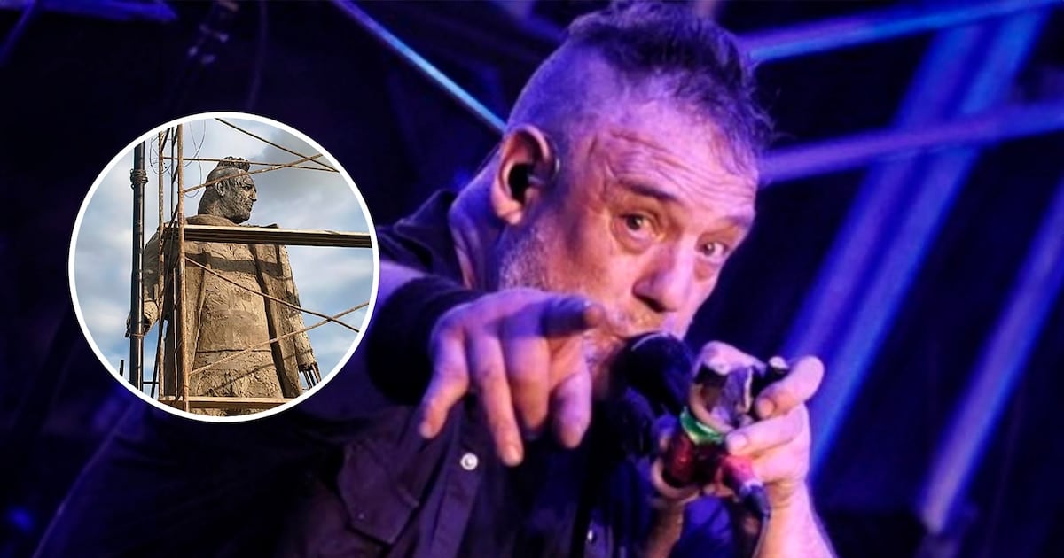 Iorio ya tiene su estatua en la loma: seis metros de rock criollo con bandera yDp