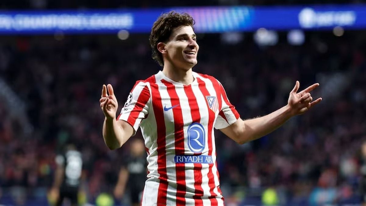 Álvarez destapó su puntería y dejó al Atlético a dos puntos del BARça